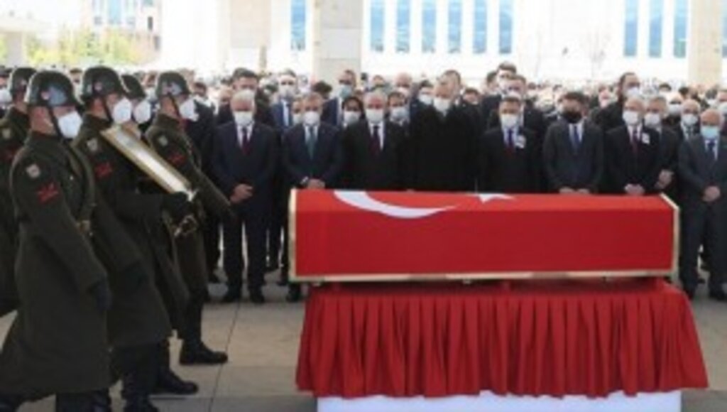Eski başbakanlardan Yıldırım Akbulut son yolculuğuna uğurlandı
