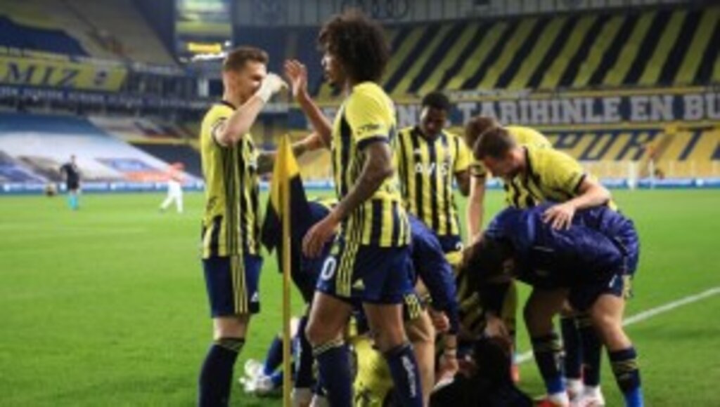 Fenerbahçe dört maç sonra 1'den fazla gol buldu