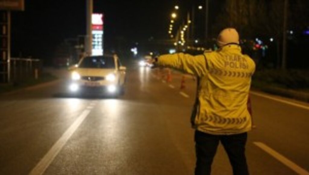 Türkiye genelinde 17 Mayıs Pazartesi sona erecek tam kapanma dönemi başladı