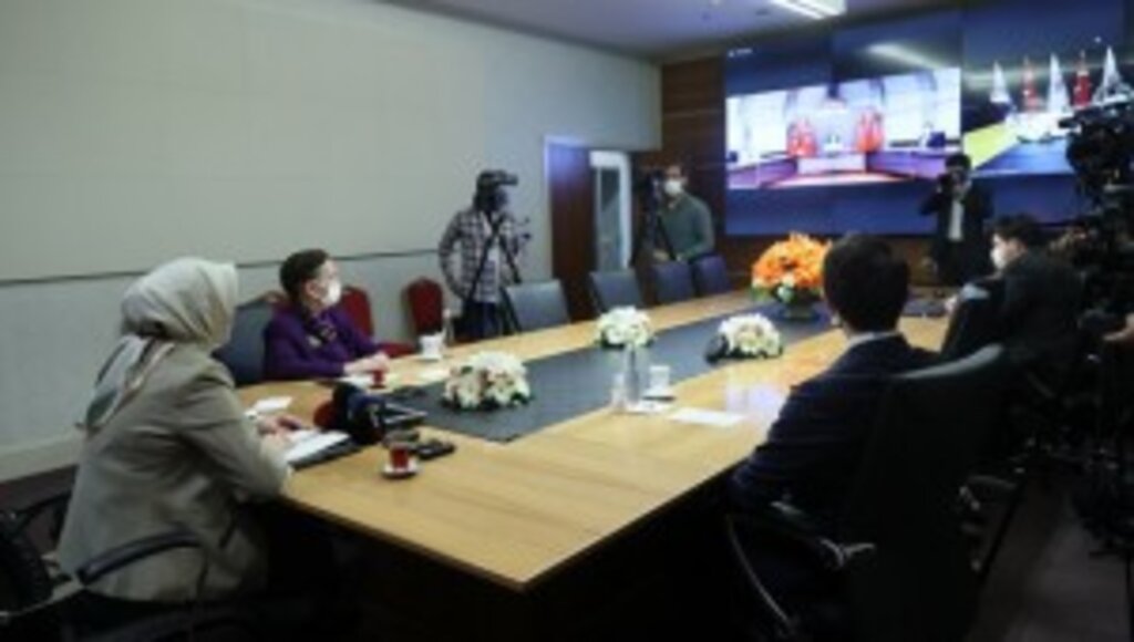 AK Parti heyeti, CHP ve MHP heyetleri ile video konferans aracılığıyla bayramlaştı