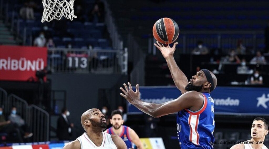 Anadolu Efes, Real Madrid'i yenerek Dörtlü Final'e yükseldi