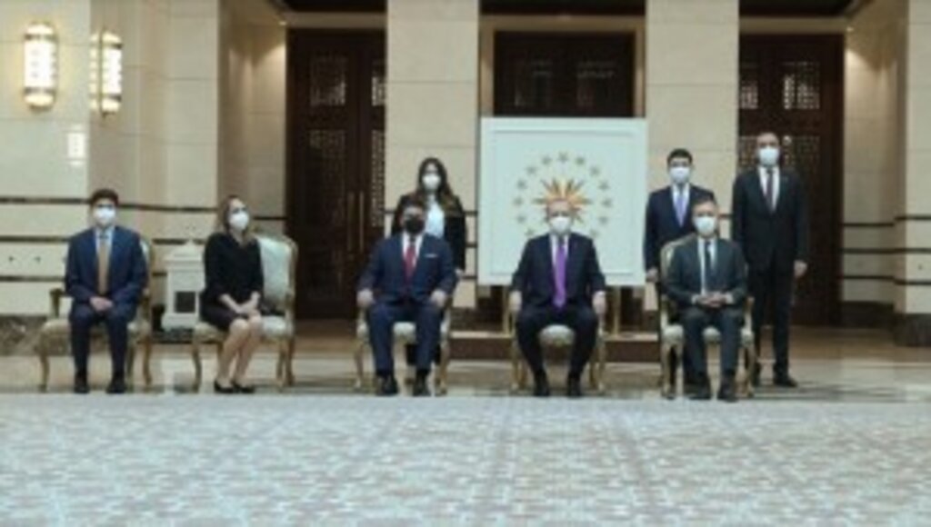 Büyükelçilerden Cumhurbaşkanı Erdoğan'a güven mektubu