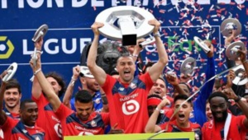 Fransa 1. Futbol Ligi'nde Bizim Çocuklar şampiyonluk kupasını aldı