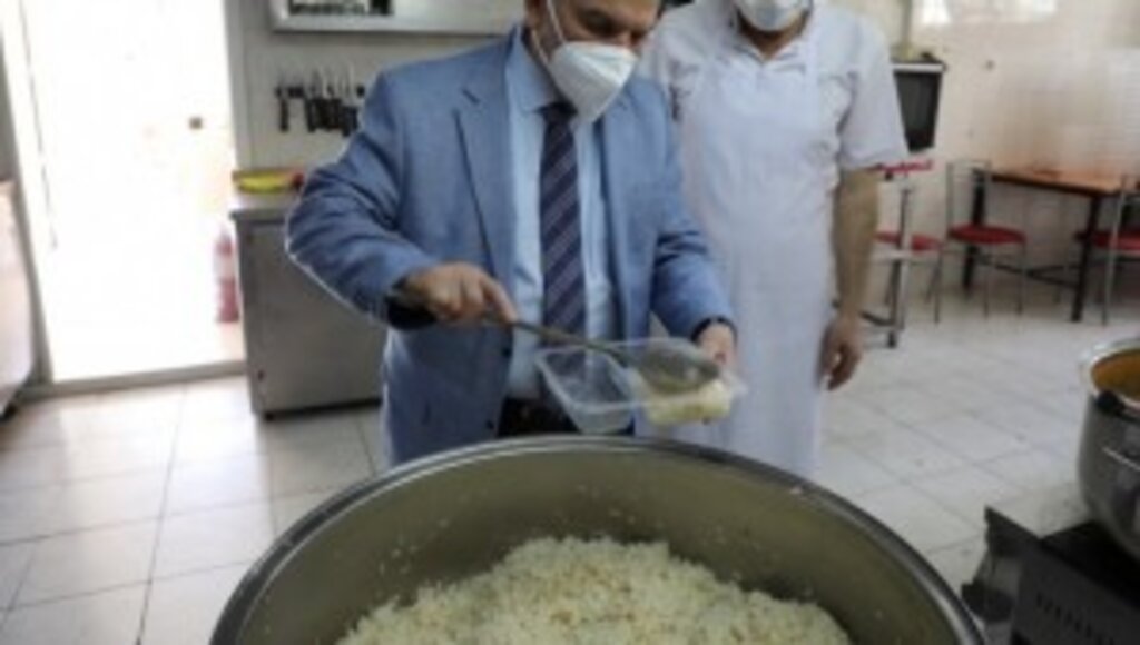 İLKADIM AŞEVİ HER GÜN 3 ÇEŞİT SICAK YEMEĞİ İLÇE HALKININ SOFRALARINA ULAŞTIRIYOR