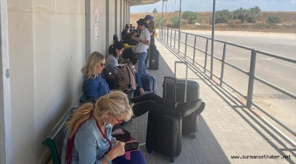 İsrail Gazze'ye açılan sınır kapılarını kapattı