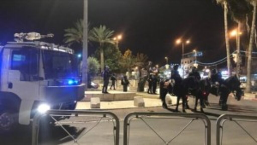 İsrail polisi Şam Kapısı'nda Filistinlilere saldırdı