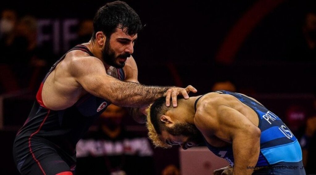 Milli güreşçi Fatih Cengiz, Tokyo Olimpiyatları Dünya Elemeleri'nde yarı finale yükseldi