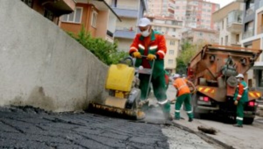 TAM KAPANMADA RENKLİ KALDIRIM MESAİSİ