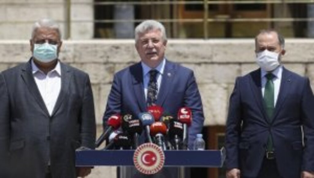 AK Parti'li Akbaşoğlu, 4. Yargı Paketi'ne ilişkin teklifi TBMM Başkanlığına sunduklarını bildirdi