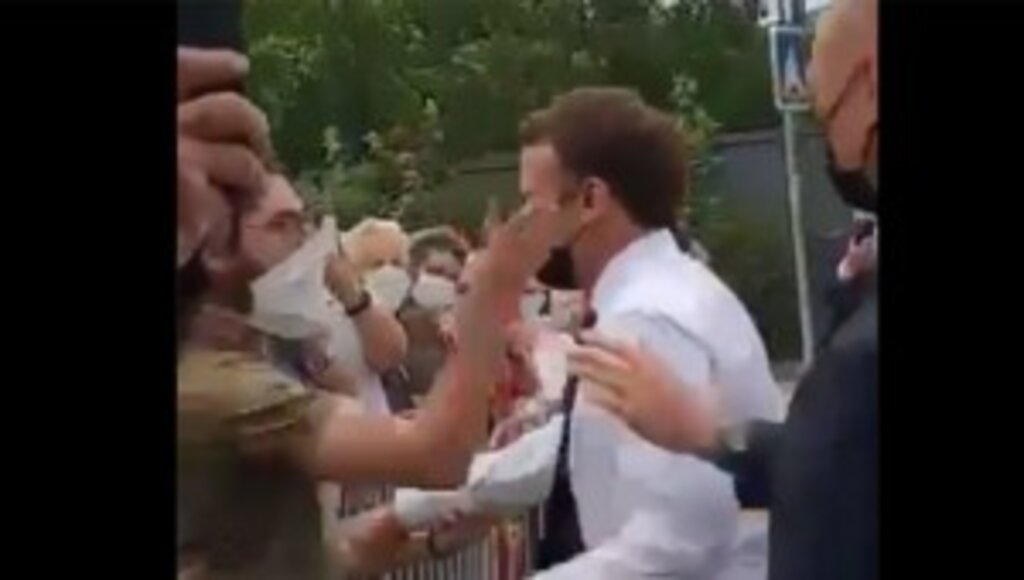 Fransa'da Cumhurbaşkanı Macron'a tokatlı saldırı