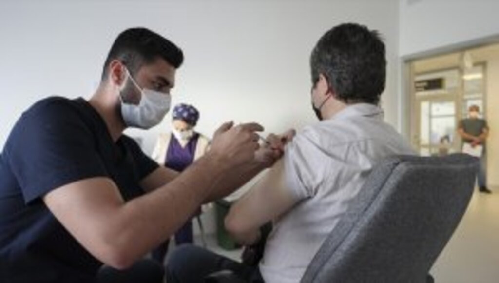 Son bir haftada 7,7 milyon dozdan fazla aşı uygulandı