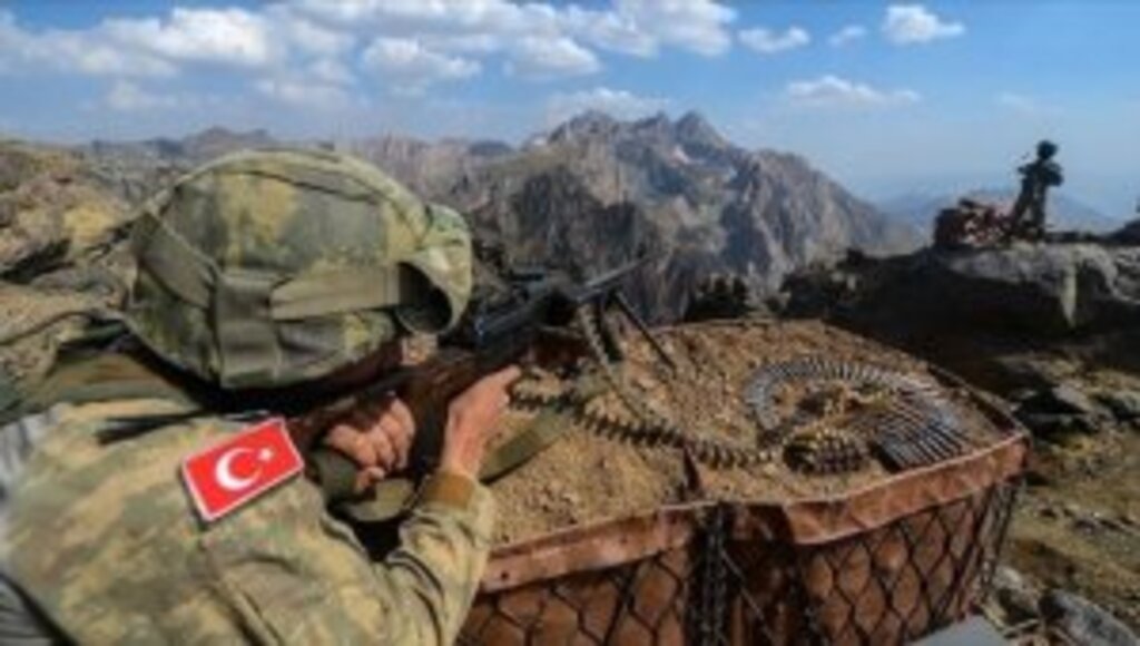 Terör örgütü PKK'dan kaçan 5 terörist güvenlik güçlerine teslim oldu