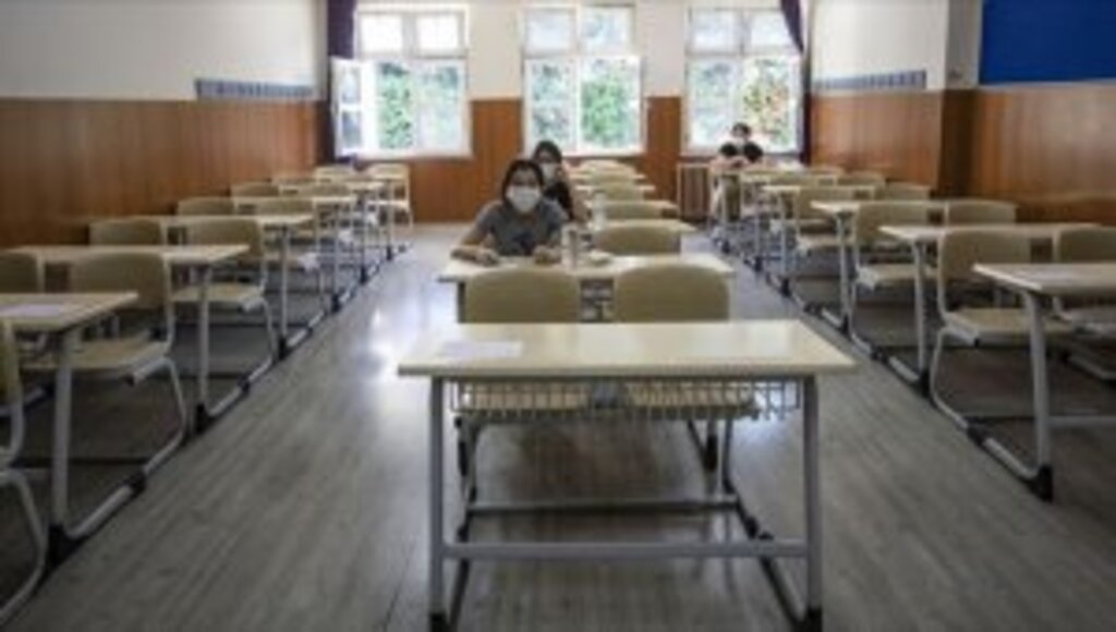 YKS'ye girecek adaylar ve refakatçileri sokağa çıkma kısıtlamasından muaf tutulacak