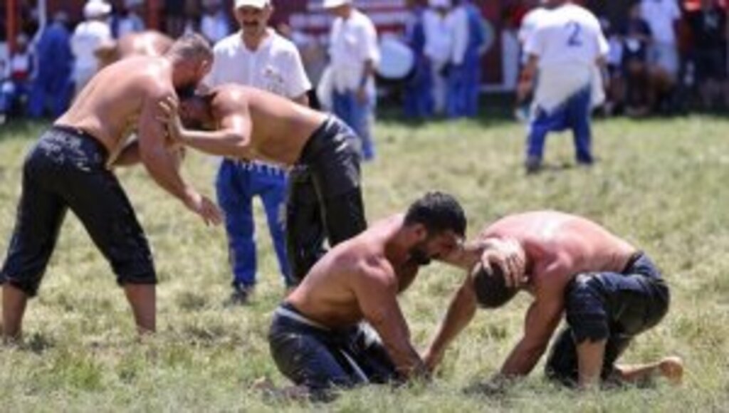 660. Tarihi Kırkpınar Yağlı Güreşleri'nde 2. tur müsabakaları yapıldı