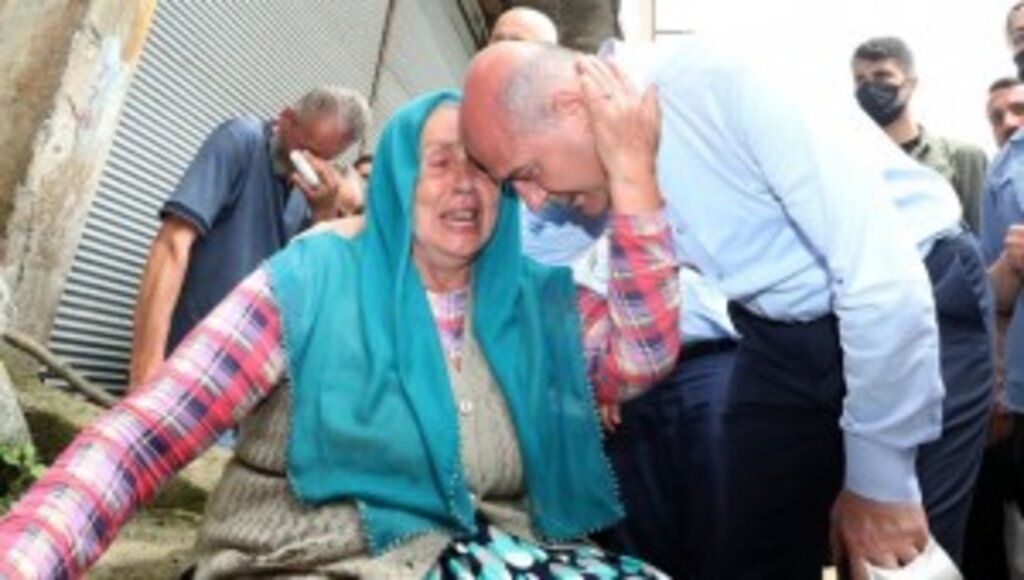 Bakanlar Soylu ve Karaismailoğlu ile Hayati Yazıcı Rize'de incelemelerini sürdürdü