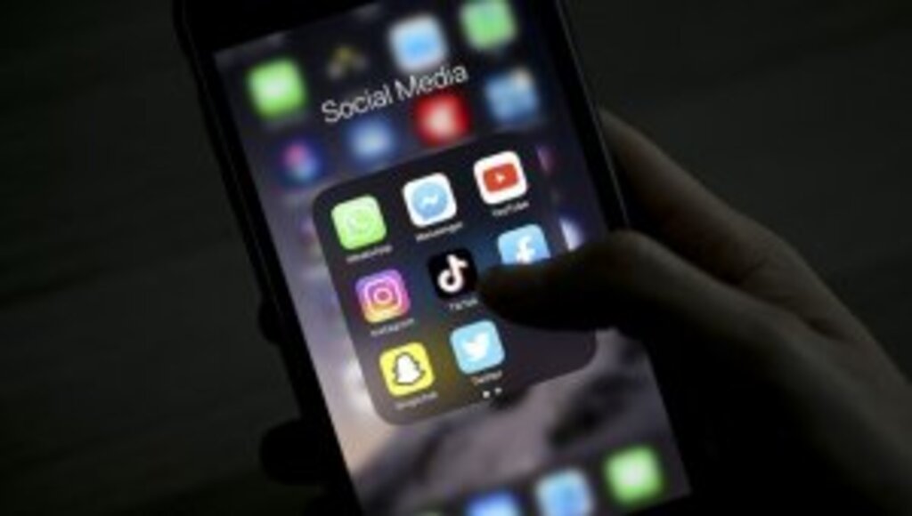 DİKKAT ! Sosyal medyadan 'Tatildeyiz' paylaşımları hırsızlara davetiye çıkarıyor