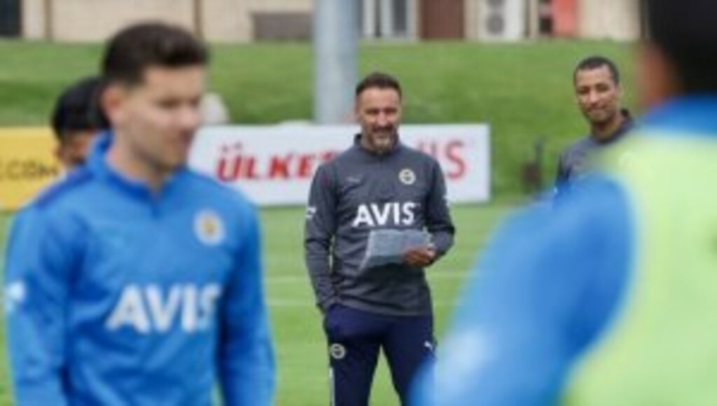 Pereira'dan futbolcularına uyarılar: Futbol kariyerinizin kıymetini bilin