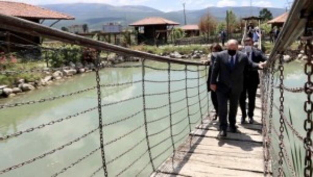 Bakan Varank, Ladik Ambarköy Açık Hava Müzesine hayran kaldı