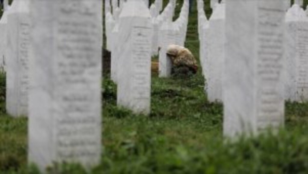 Srebrenitsa'daki soykırımda öldürülen 19 kurbanın cenazesi 11 Temmuz'da toprağa verilecek