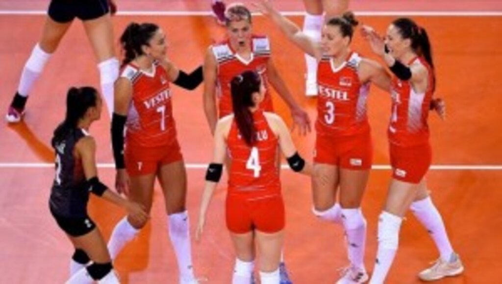 A Milli Kadın Voleybol Takımı 2021 Avrupa Şampiyonasında yarı finale yükseldi
