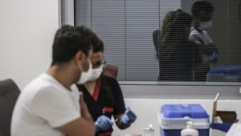 Başkent yüzde 75'i aşan aşılanma oranıyla düşük riskli iller arasına girdi