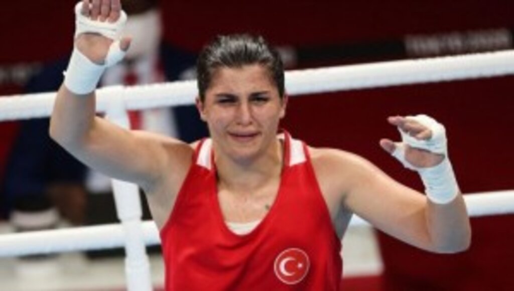 Busenaz Sürmeneli altın madalya kazandı