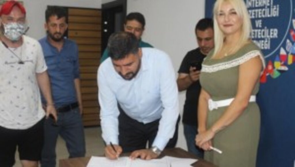 Başkan Cesim Yener UİGAD' da Güven Tazeledi