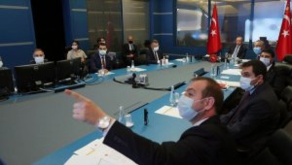 Cumhurbaşkanı Erdoğan, Devlet Bilgi Koordinasyon Merkezi'nde orman yangınlarıyla ilgili toplantıya başkanlık etti