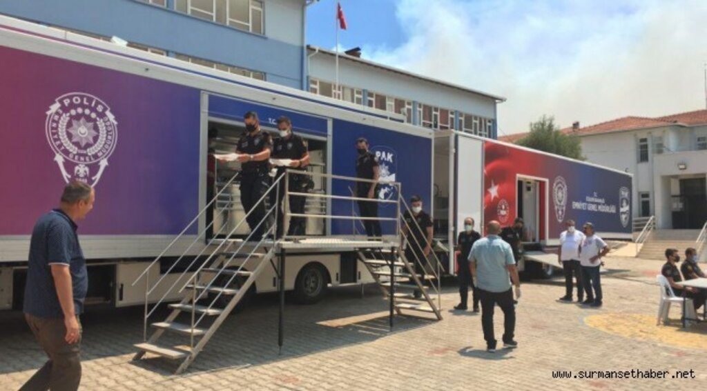 EGM, Mobil Mutfak Tırlarıyla da Afet Bölgesinde Yemek Dağıtımına Başladı