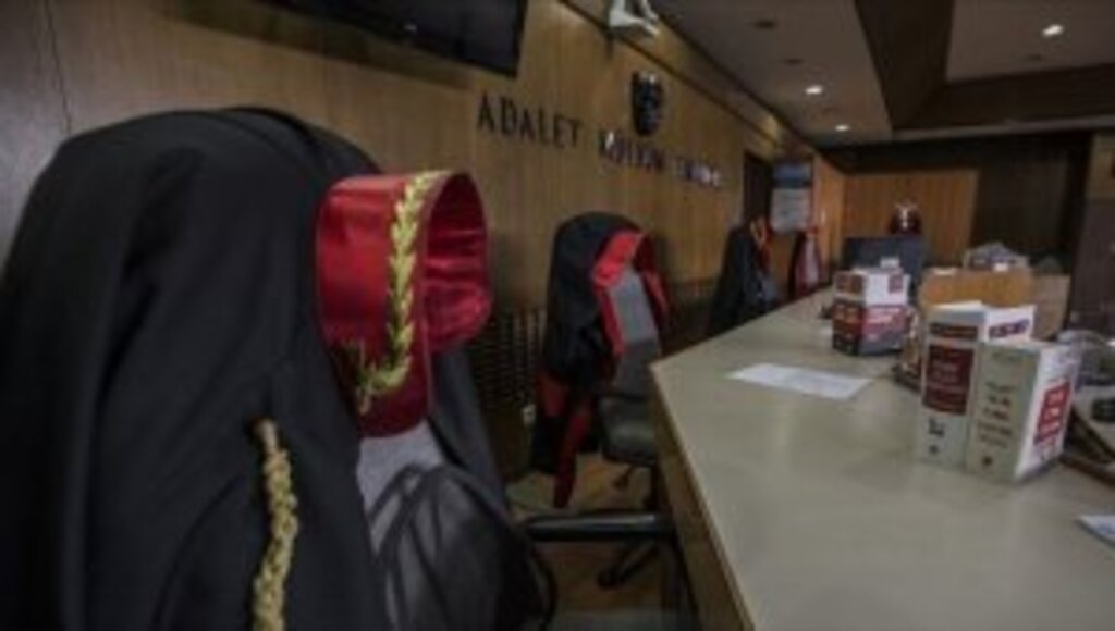 FETÖ'nün sözde atama listesindeki generalleri kullandıkları operasyonel hatlar ele verdi
