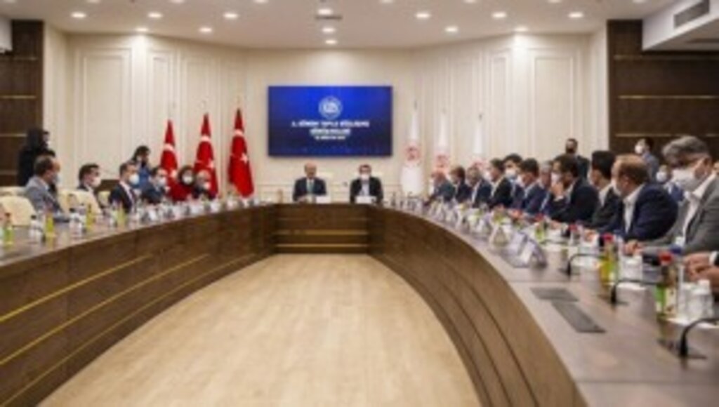 Memur ve memur emeklisine 2022'de yüzde 5+7, 2023'te yüzde 8+6 zam