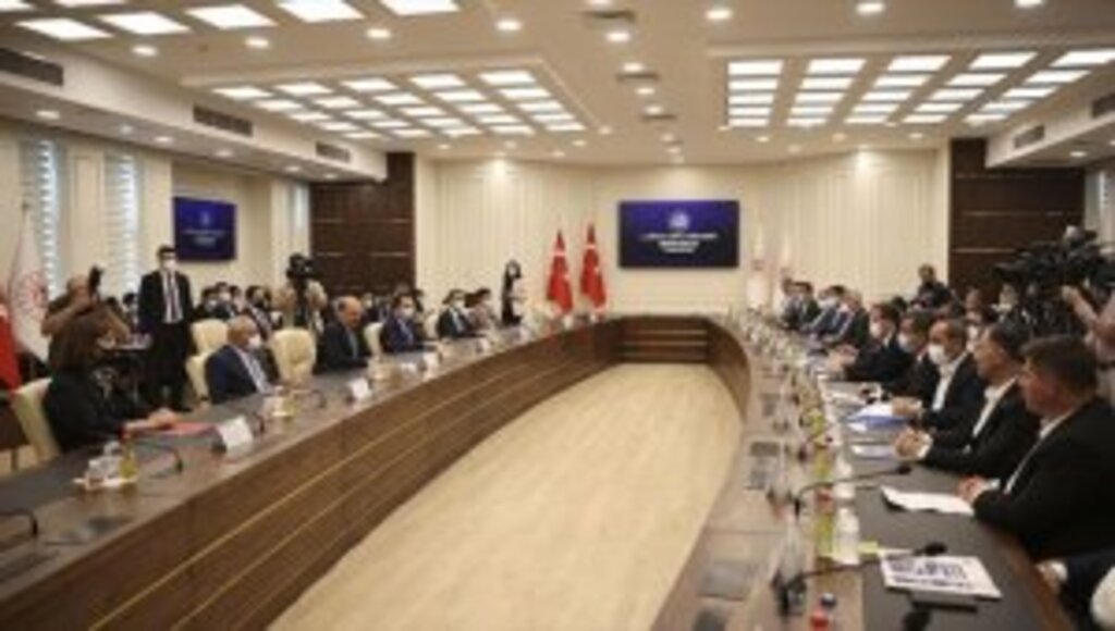 Memur ve memur emeklisine 2022 yılı için yüzde 6+5 zam teklifi