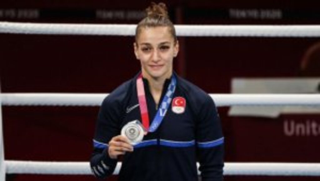 Olimpiyat ikincisi Buse Naz Çakıroğlu: Madalyanın renginin altın olmasını çok isterdim