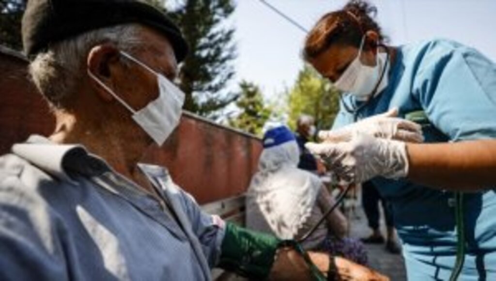 Orman yangınlarından etkilenen vatandaşlara tıbbi ve psikososyal destek hizmeti sağlanıyor