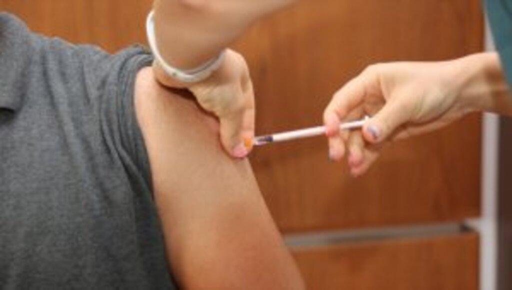 Sağlık Bakanı Koca, Türkiye'nin uygulanan Kovid-19 aşı dozu miktarında dünyada 7'nci olduğunu açıkladı