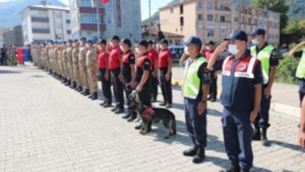 Afet Bölgesinde Görev Yapan Jandarma ve AFAD Personeline Teşekkür Belgesi Verildi