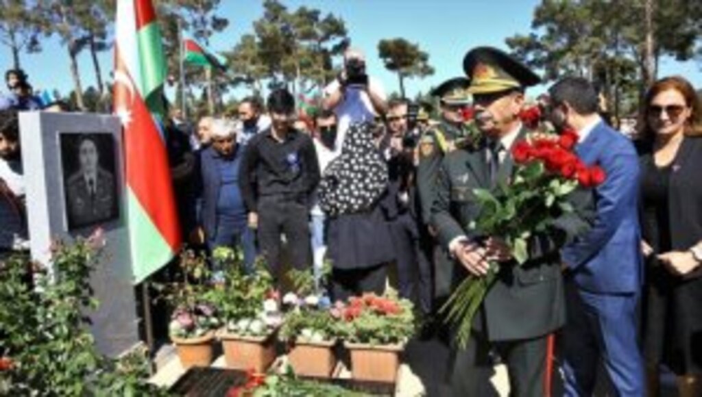 Azerbaycan'da 2. Karabağ Savaşı'nın 1. yılında şehitler anıldı