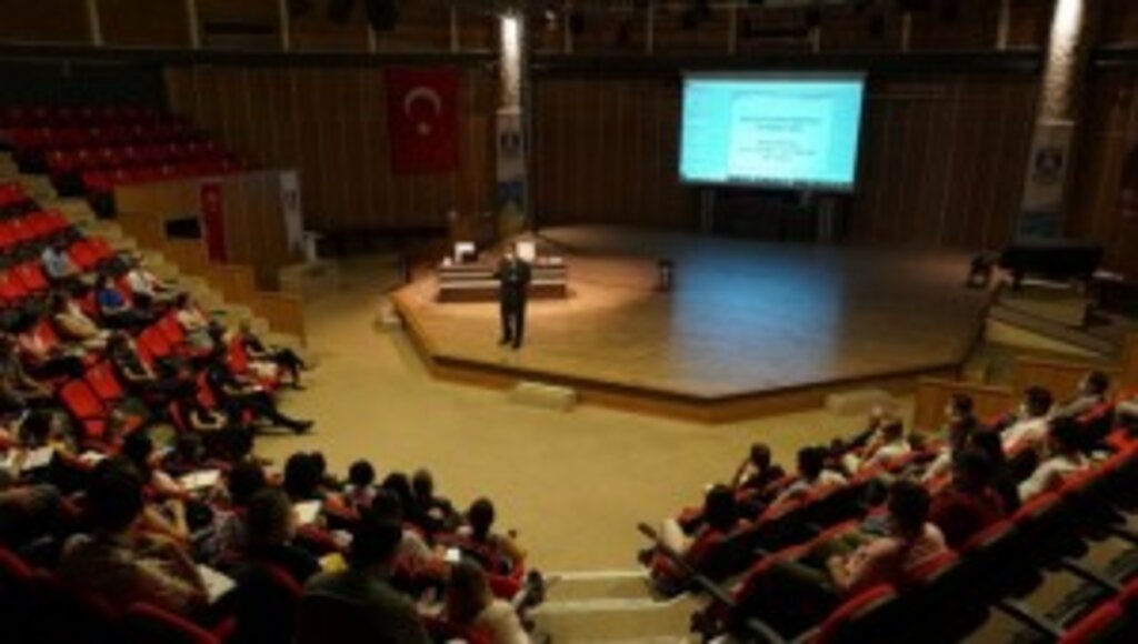 BELEDİYE PERSONELİNE HİZMET İÇİ EĞİTİM SEMİNERİ