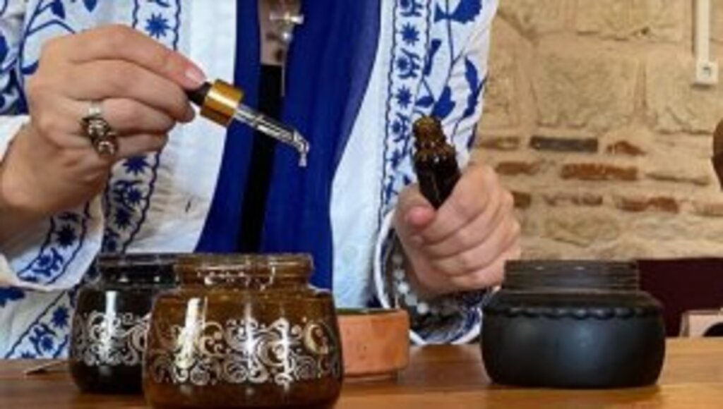 Koku uzmanı adayları son derslerini Osmanlı Şifahanesi'nde yaptı