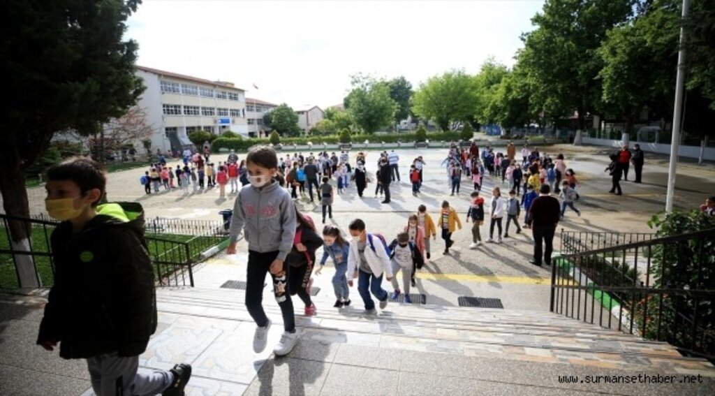 Okullara destek için Kovid-19 Salgın Yönetim Merkezi kuruldu