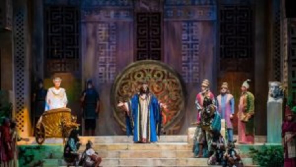 Salgın önlemlerini alan ADOB tarihi binasında yeniden 'perde' diyecek