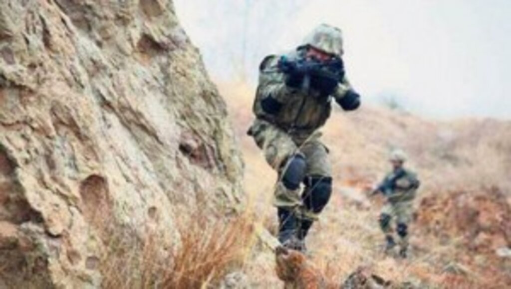 Turuncu Ve Gri Kategoriye Bir Çizik Daha