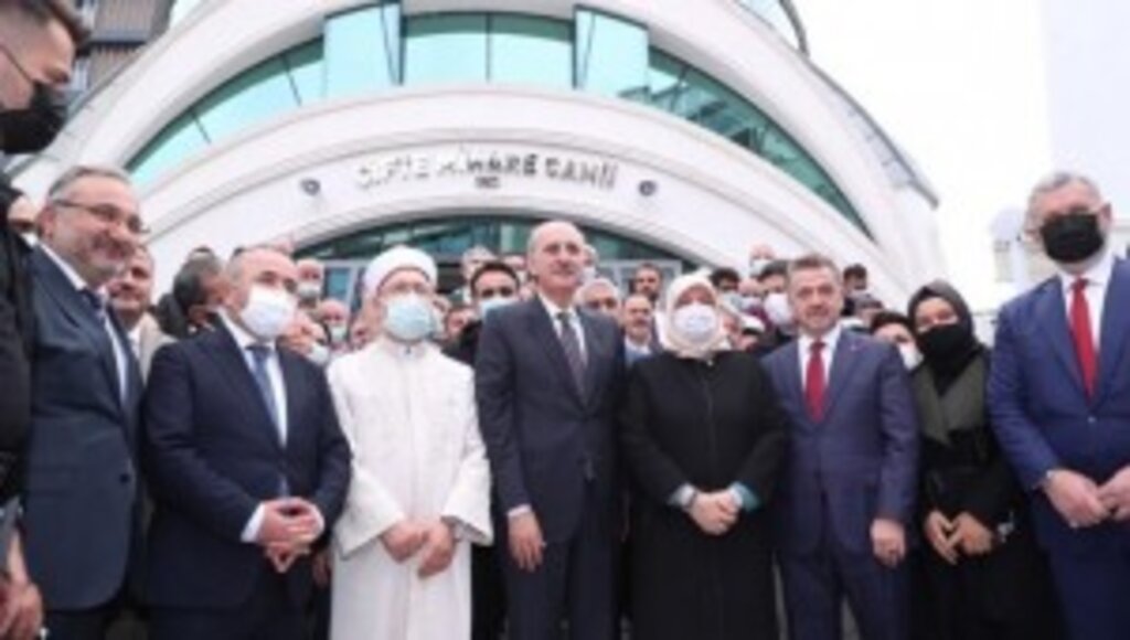 Çifte Minare Camii İbadete Açıldı
