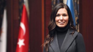 Çiğdem Karaaslan'dan Mevlid Kandili Mesajı