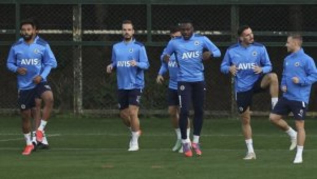 Fenerbahçe, Süper Lig'in 11. haftasında Konyaspor'a konuk olacak