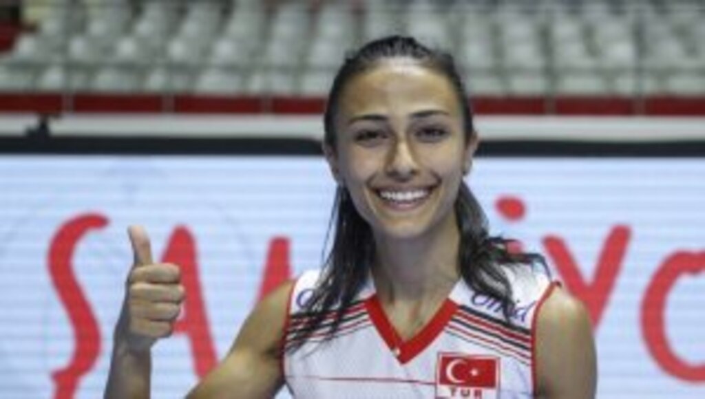 Milli libero Simge Aköz, Türk voleybolunun geleceğinden umutlu