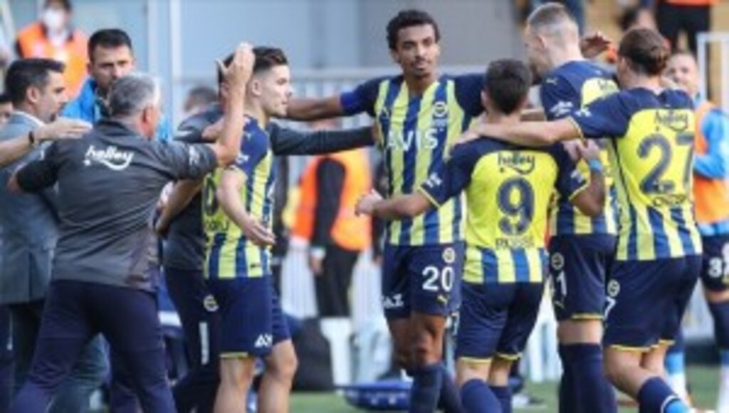 Paşa Lider Fenerbahçe'ye Direnemedi