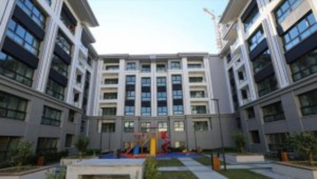 Bakan Kurum vatandaşları İzmir Bayraklı konutlarının anahtar teslim törenine çağırdı