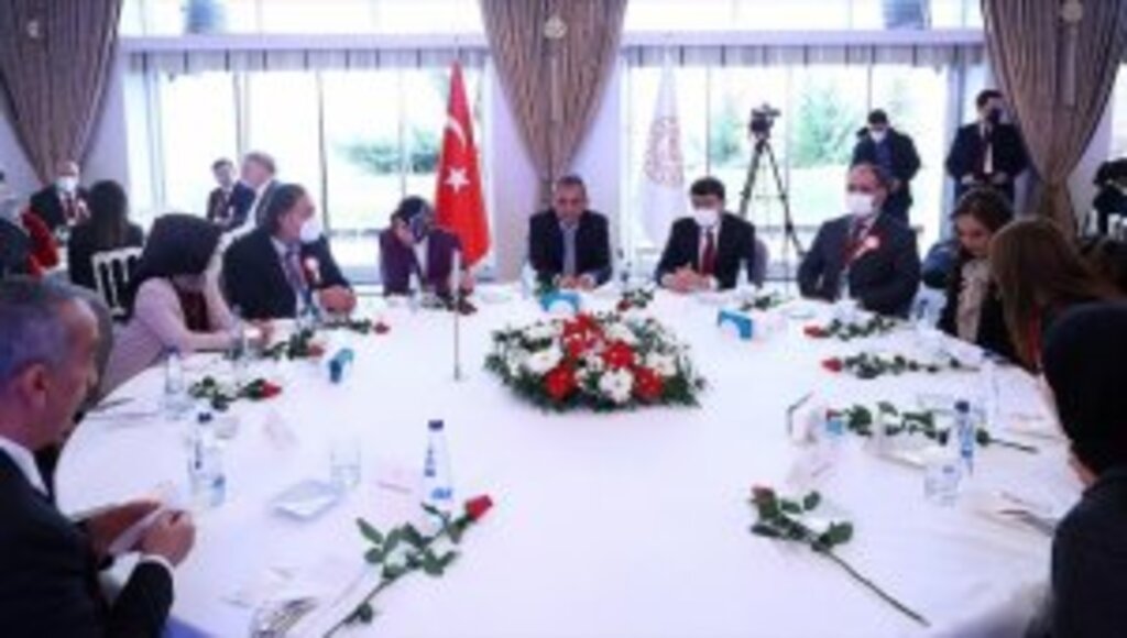 Bakan Özer: 3600 ek göstergeyle birlikte yeni düzenleme tüm öğretmen camiamıza hayırlı uğurlu olsun