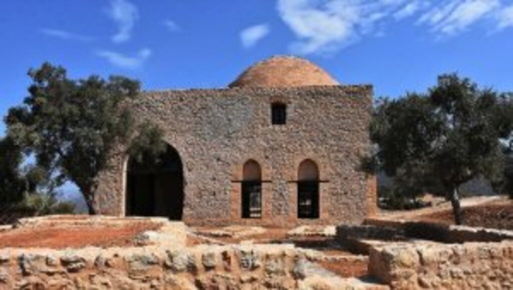 Beçin Antik Kenti'ndeki 600 yıllık Yelli Cami ibadete hazır hale getirildi